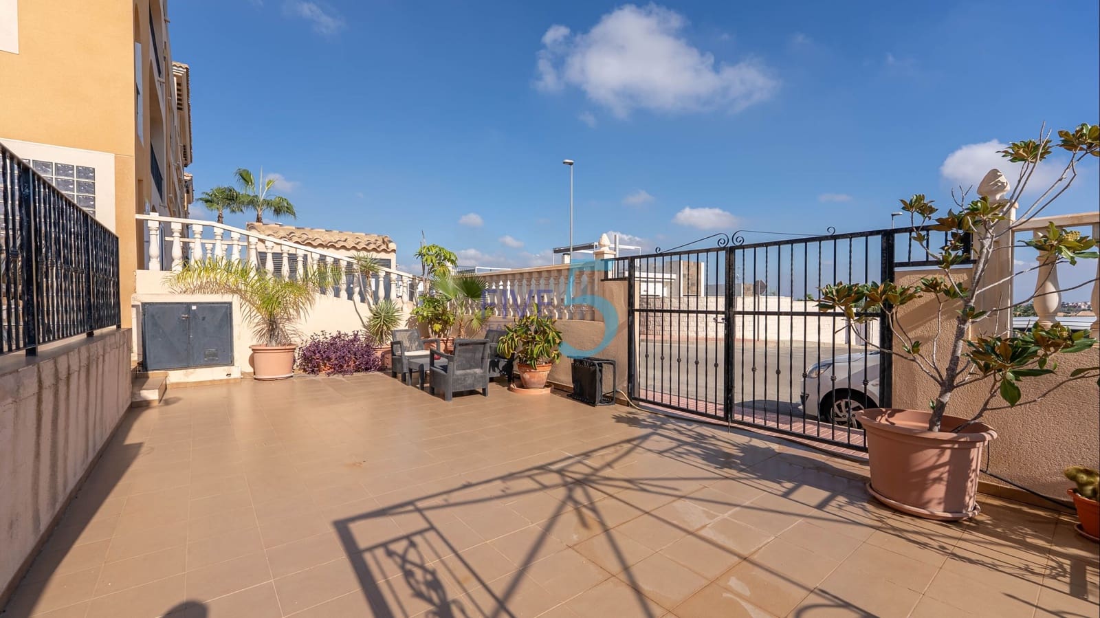 2 bedroom Apartment for sale in Villamartin with pool - € 184,999 (Ref: 10019567)