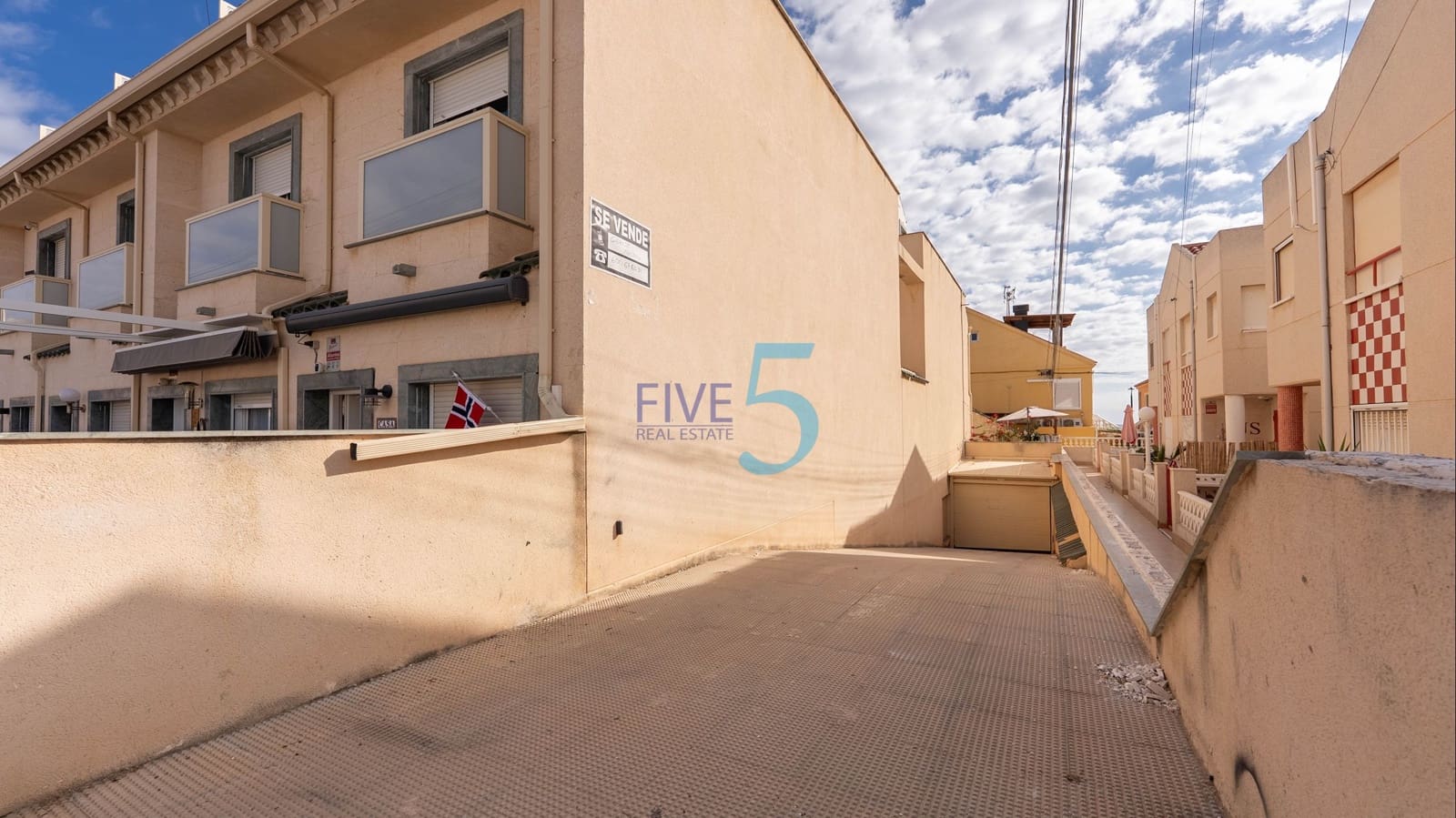 2 bedroom Townhouse for sale in La Mata with garage - € 199,999 (Ref: 10021668)