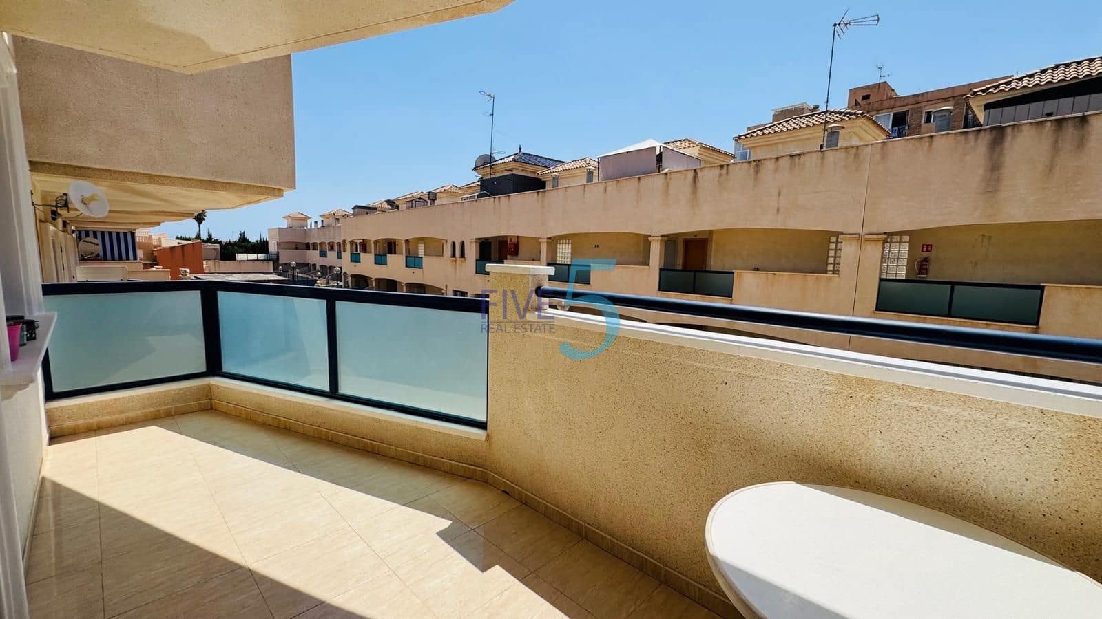 2 Zimmer Apartment zu verkaufen in La Zenia mit Pool Garage - 230.000 € (Ref: 10021768)