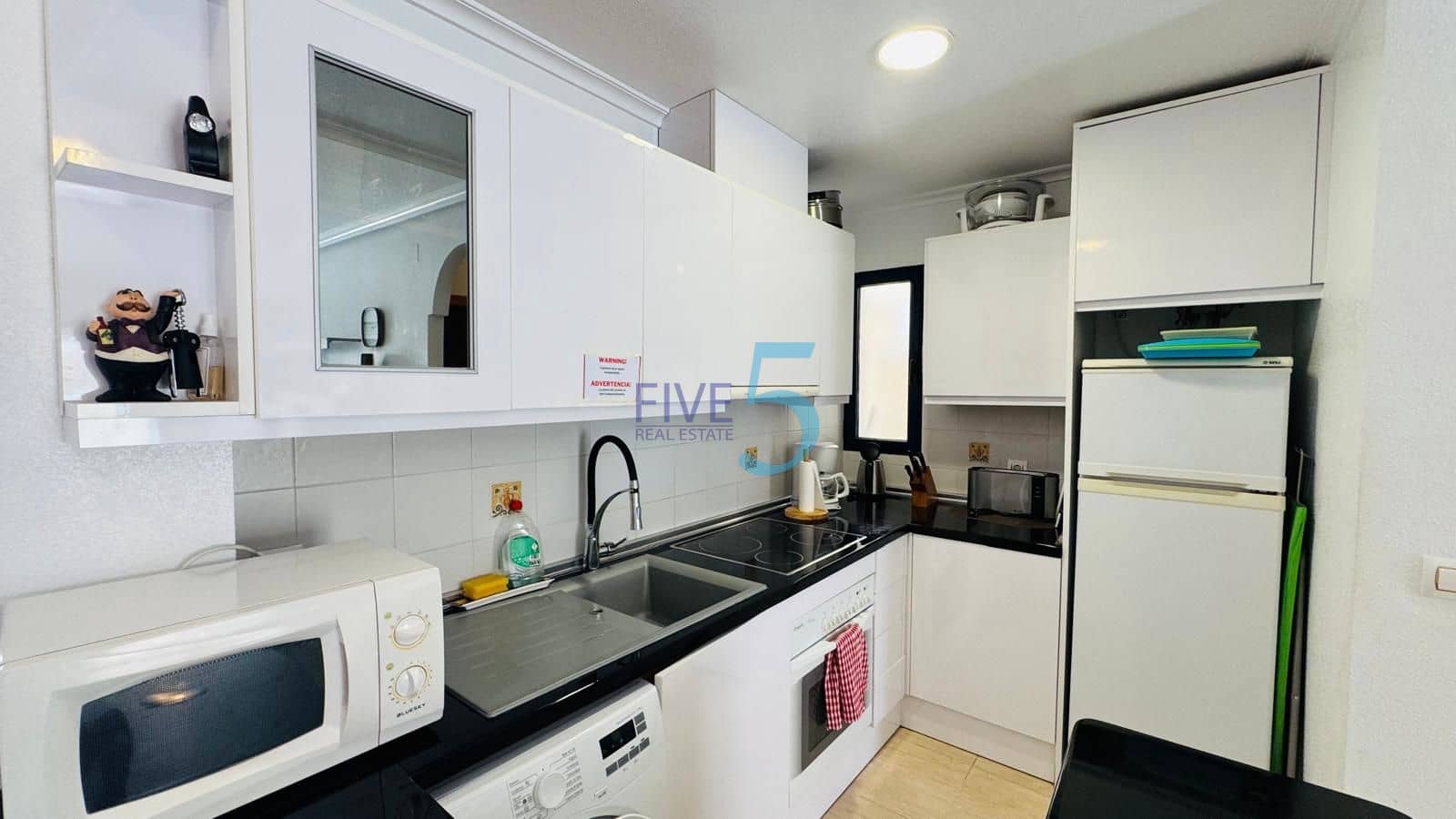 2 Zimmer Apartment zu verkaufen in La Zenia mit Pool Garage - 230.000 € (Ref: 10021768)