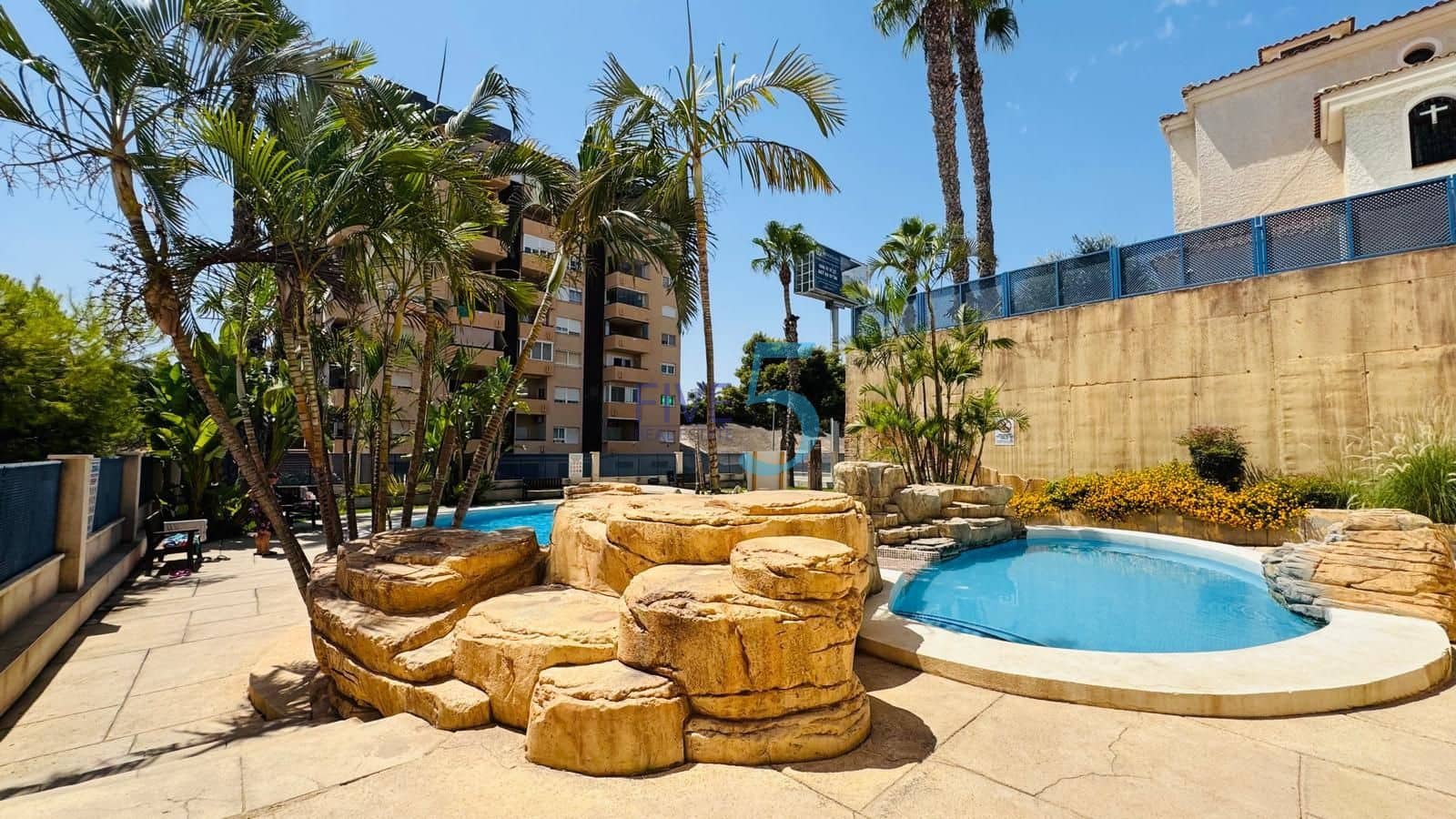 2 Zimmer Apartment zu verkaufen in La Zenia mit Pool Garage - 230.000 € (Ref: 10021768)