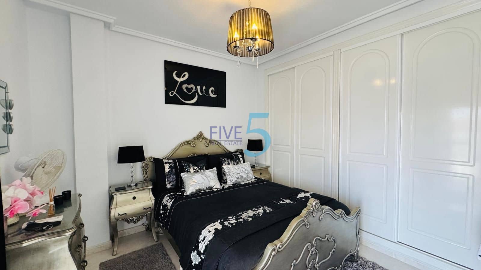 3 slaapkamer Huis te koop in Dona Pepa met zwembad - € 310.000 (Ref: 10023323)