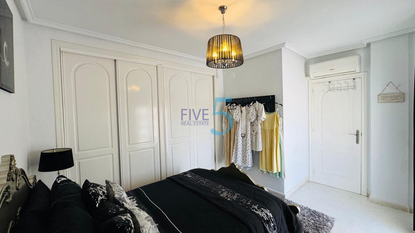 3 slaapkamer Huis te koop in Dona Pepa met zwembad - € 310.000 (Ref: 10023323)