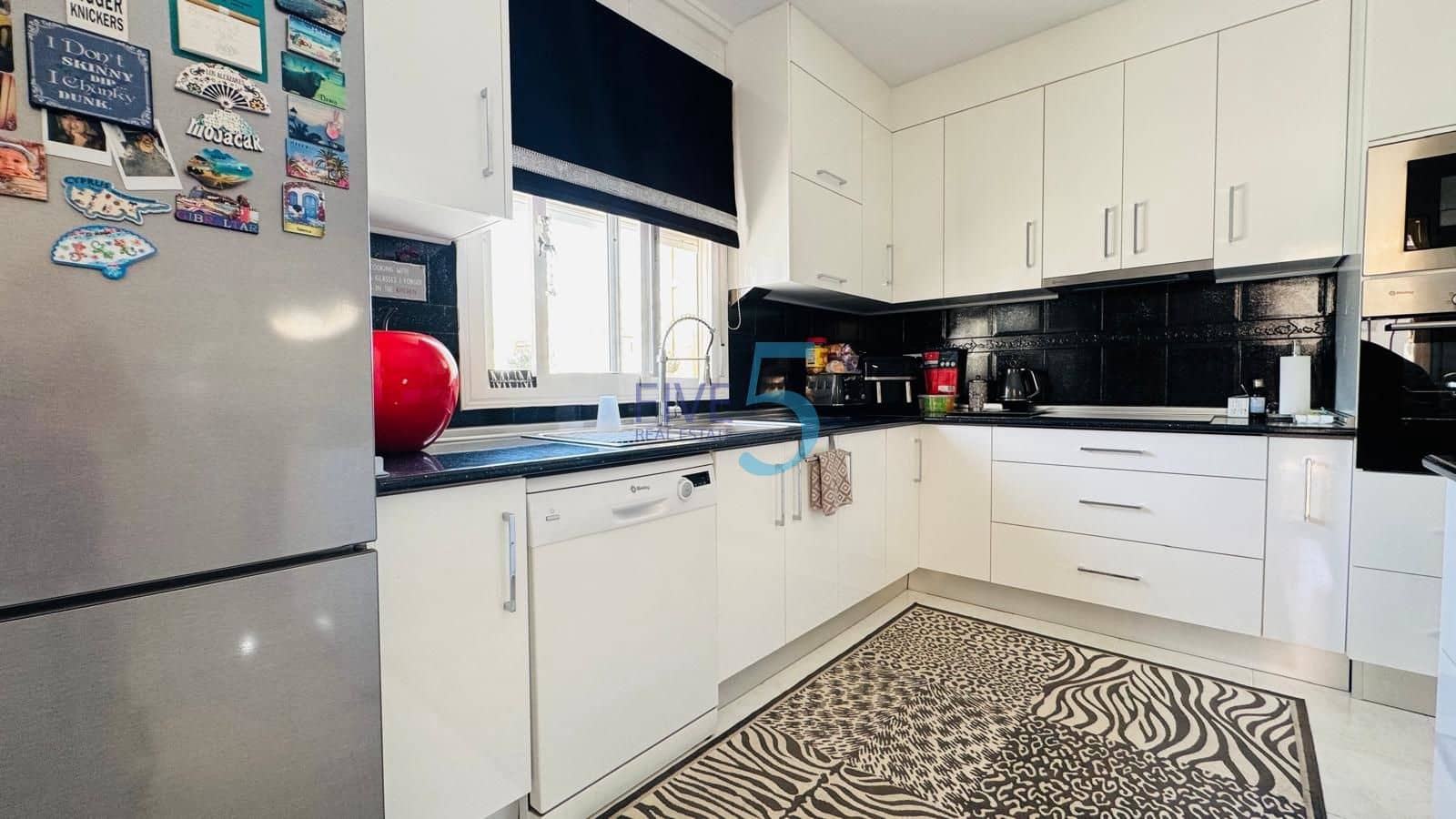 3 slaapkamer Huis te koop in Dona Pepa met zwembad - € 310.000 (Ref: 10023323)