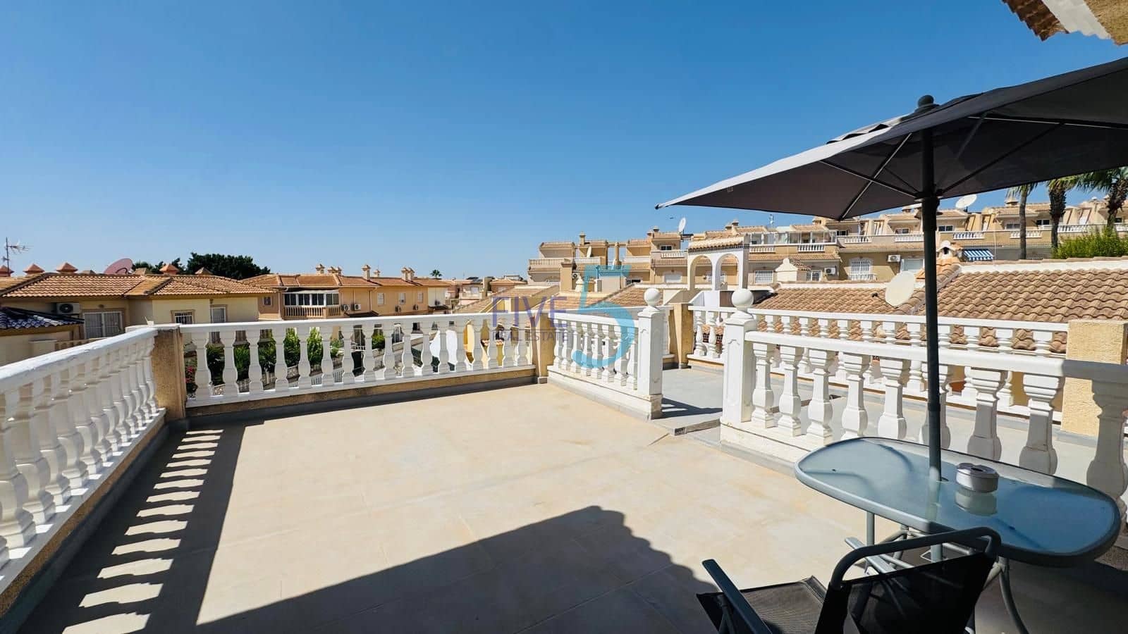 3 slaapkamer Huis te koop in Dona Pepa met zwembad - € 310.000 (Ref: 10023323)