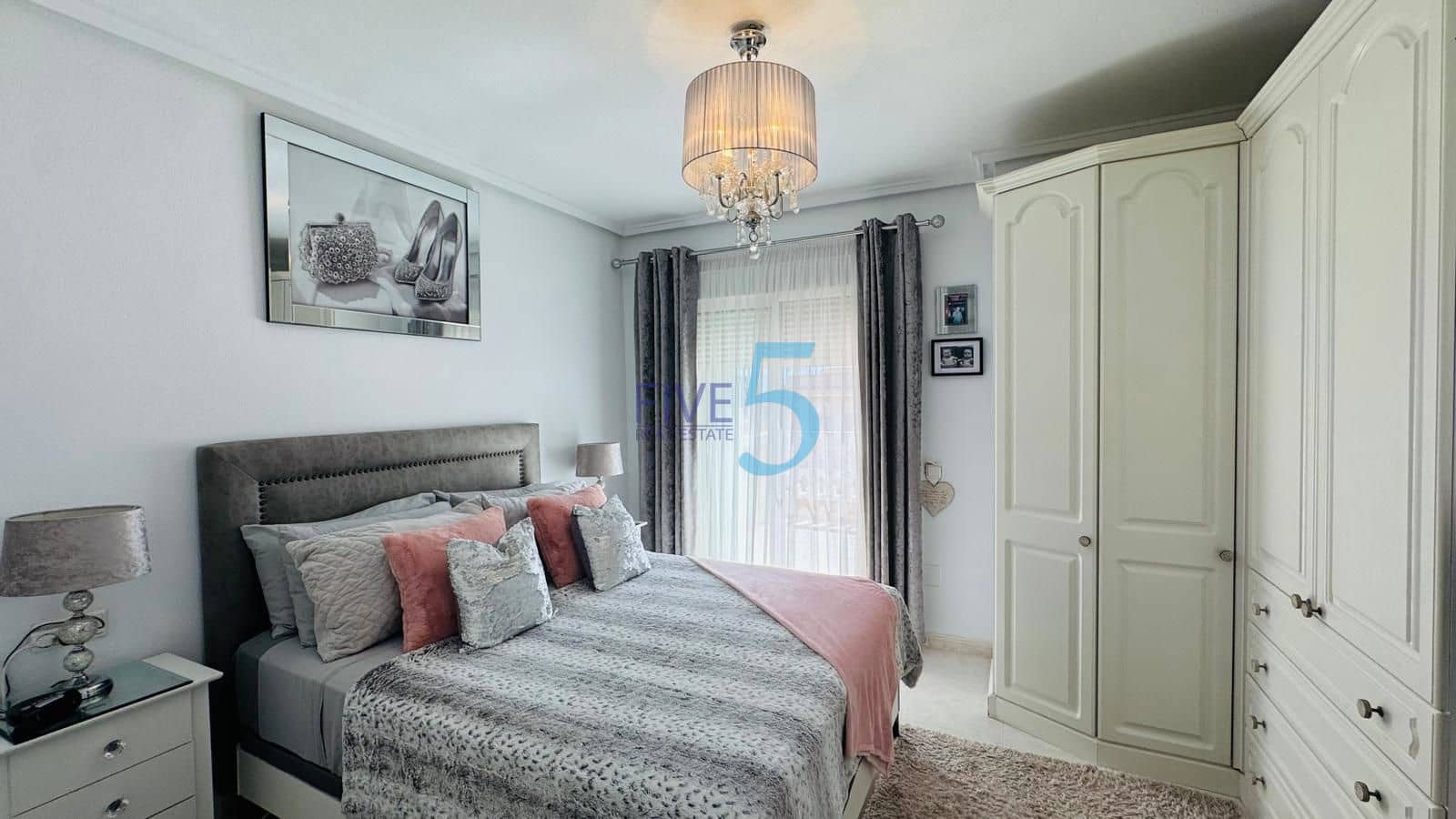 3 slaapkamer Huis te koop in Dona Pepa met zwembad - € 310.000 (Ref: 10023323)