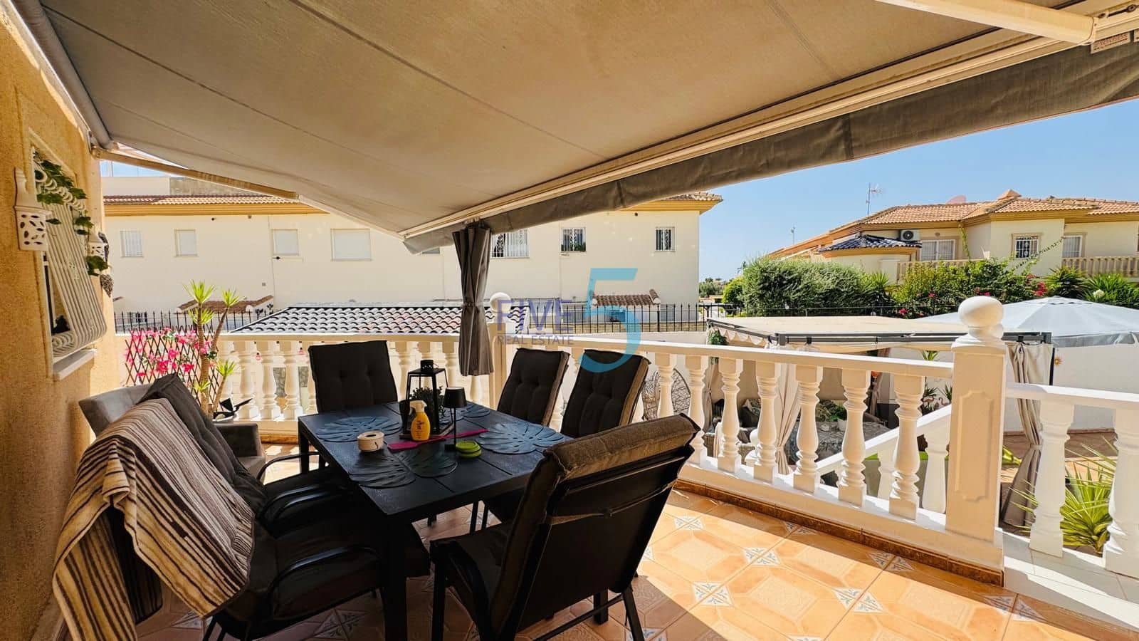 3 slaapkamer Huis te koop in Dona Pepa met zwembad - € 310.000 (Ref: 10023323)