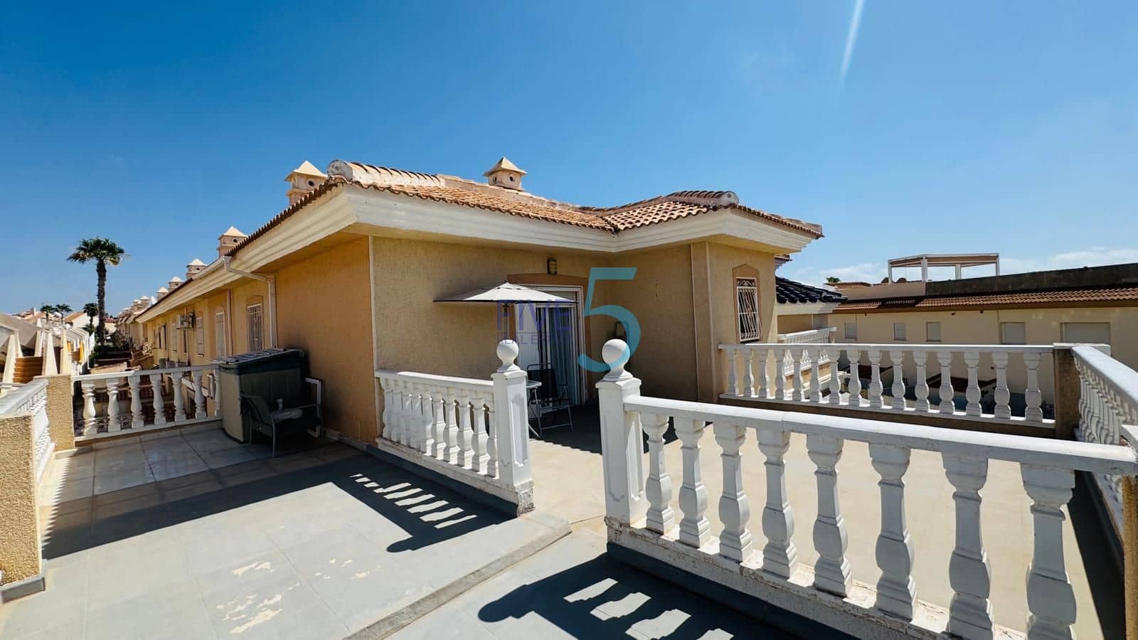 3 slaapkamer Huis te koop in Dona Pepa met zwembad - € 310.000 (Ref: 10023323)