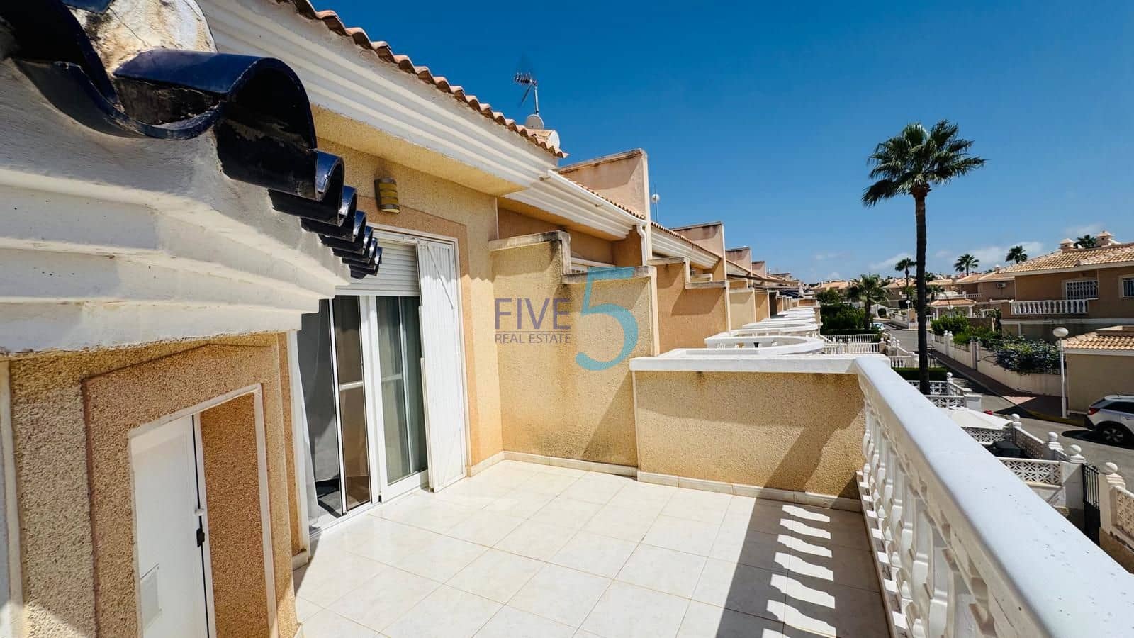 3 slaapkamer Huis te koop in Dona Pepa met zwembad - € 310.000 (Ref: 10023323)