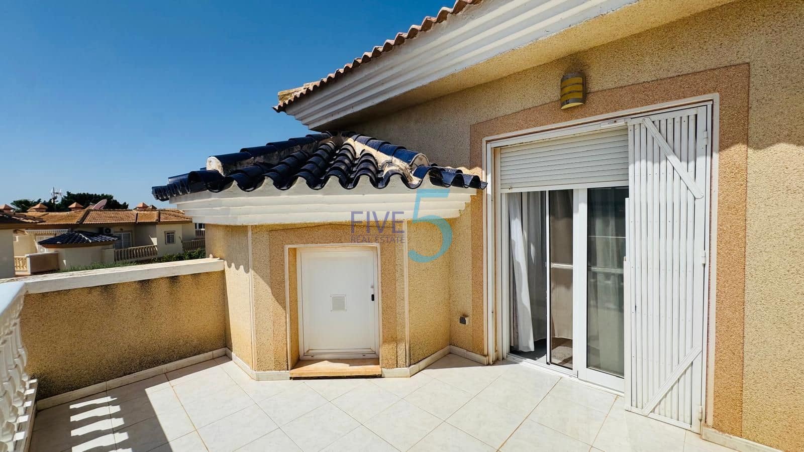 3 slaapkamer Huis te koop in Dona Pepa met zwembad - € 310.000 (Ref: 10023323)
