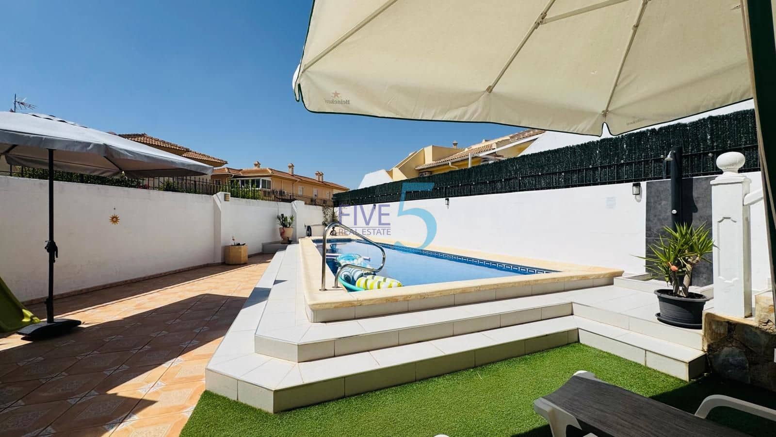 3 slaapkamer Huis te koop in Dona Pepa met zwembad - € 310.000 (Ref: 10023323)