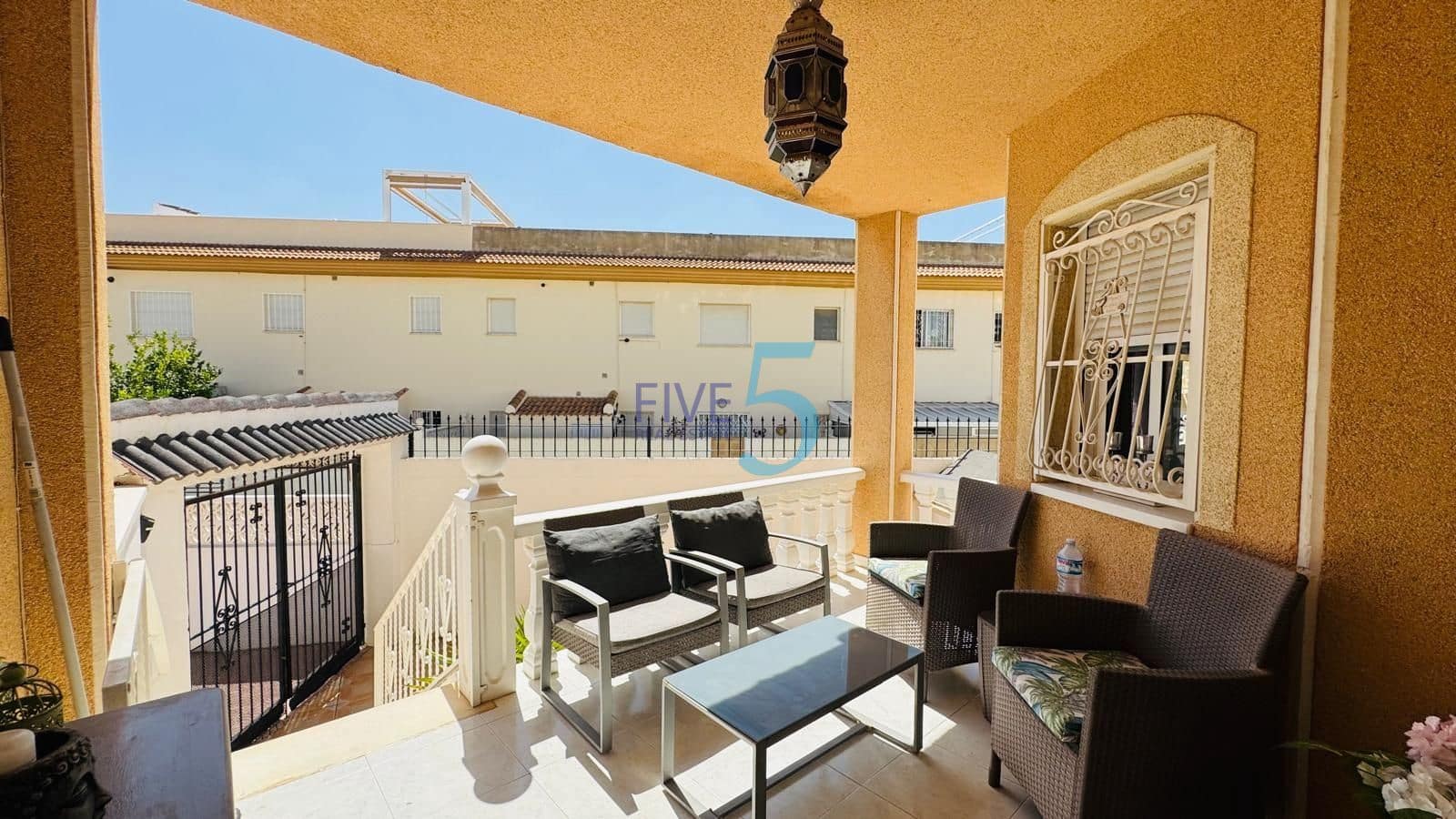 3 slaapkamer Huis te koop in Dona Pepa met zwembad - € 310.000 (Ref: 10023323)