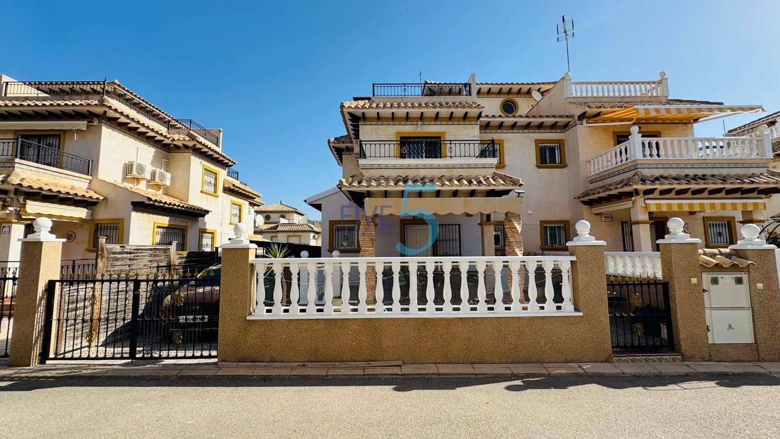 2 Zimmer Haus zu verkaufen in Villamartin mit Pool - 235.000 € (Ref: 10024645)