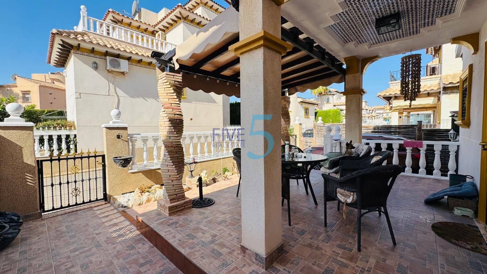 2 Zimmer Haus zu verkaufen in Villamartin mit Pool - 235.000 € (Ref: 10024645)