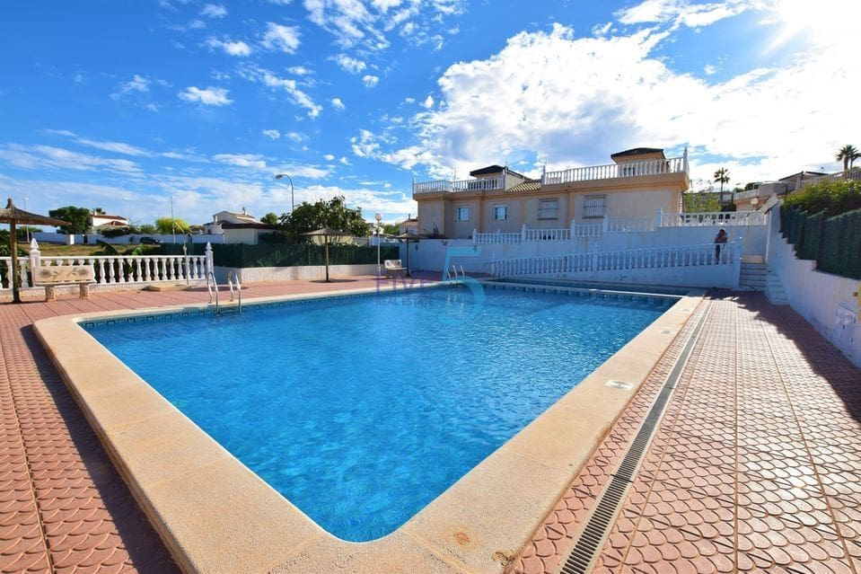 2 bedroom Townhouse for sale in Ciudad Quesada with pool garage - € 199,999 (Ref: 10024732)