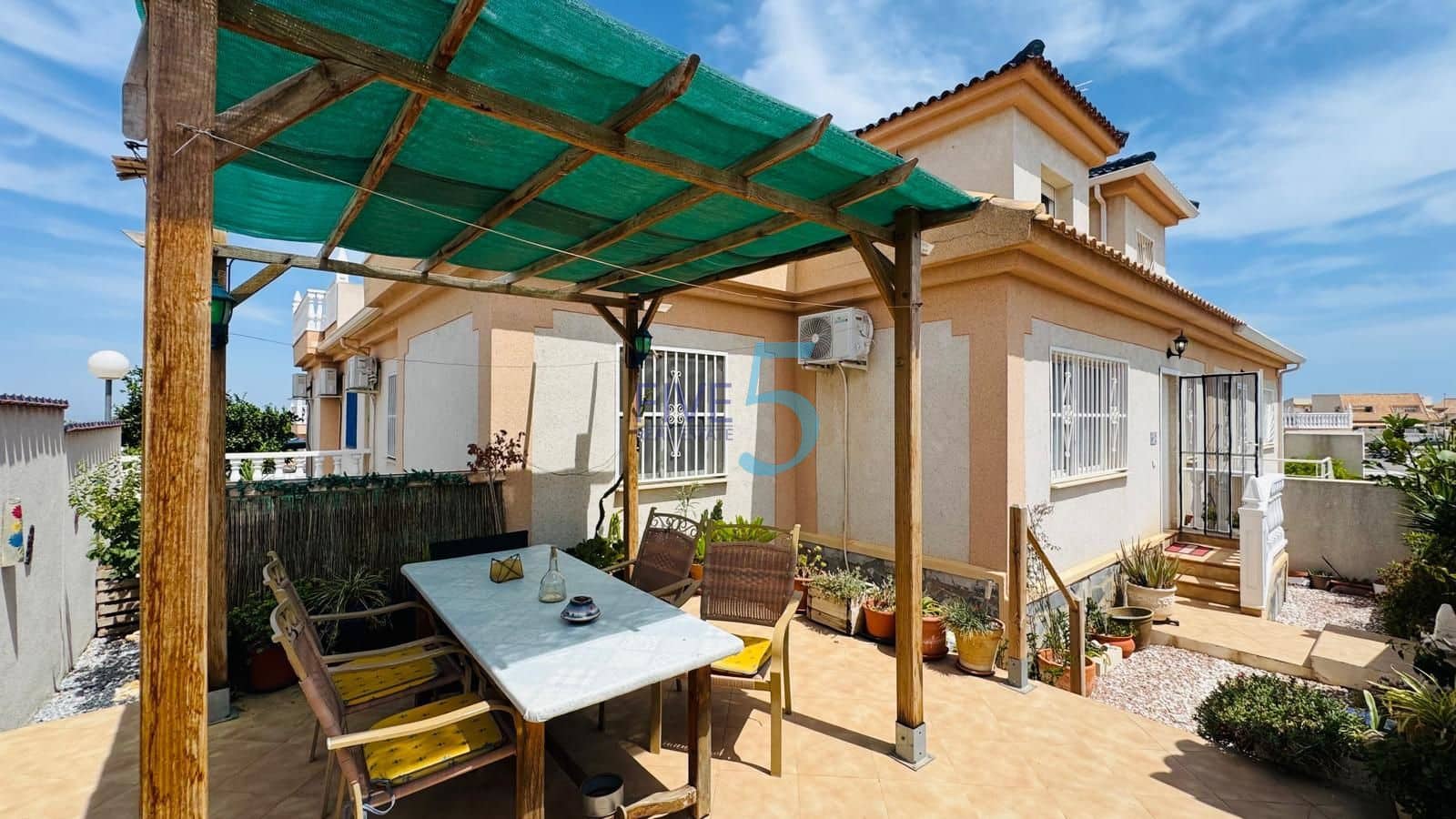 2 bedroom Townhouse for sale in Ciudad Quesada with pool garage - € 199,999 (Ref: 10024732)
