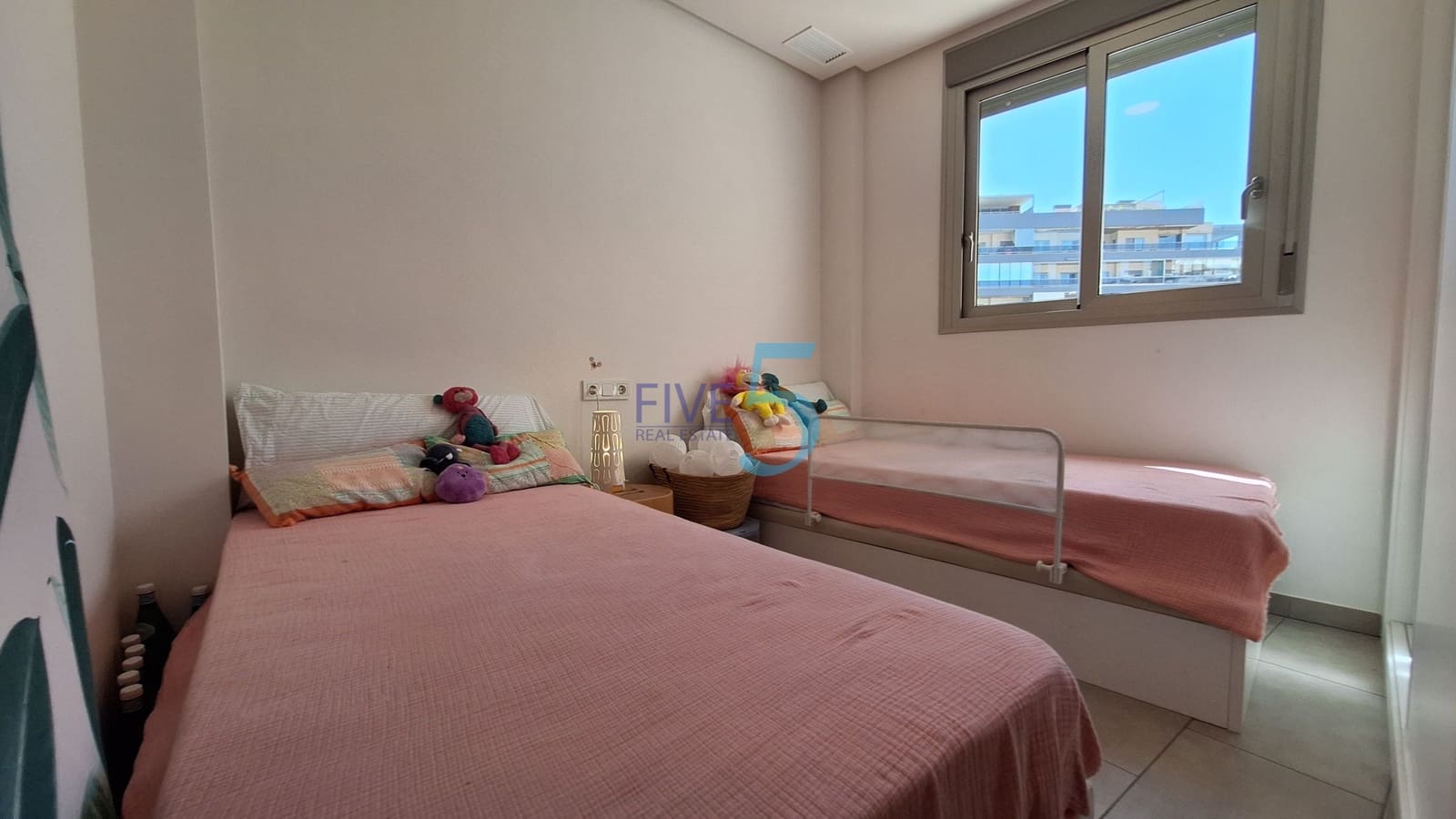 3 bedroom Apartment for sale in Arenales del Sol with pool garage - € 625,000 (Ref: 10026523)