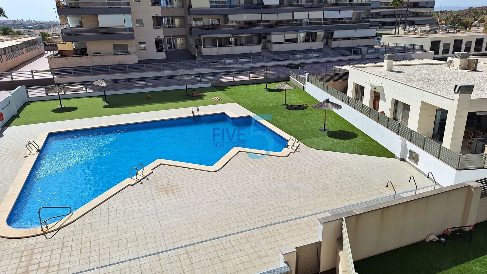 3 bedroom Apartment for sale in Arenales del Sol with pool garage - € 625,000 (Ref: 10026523)