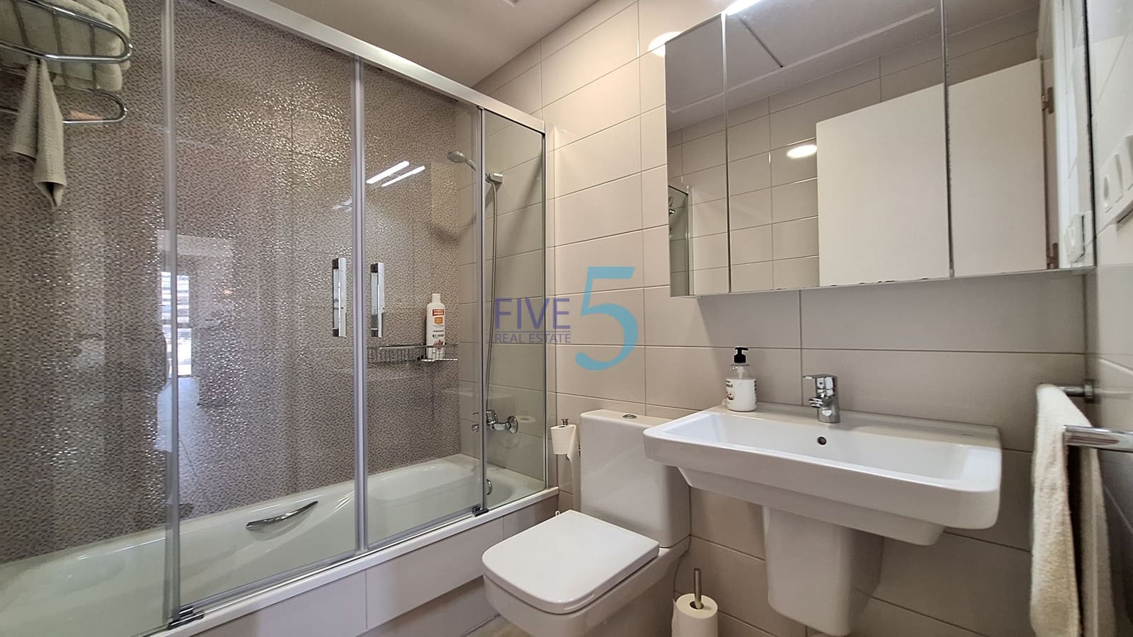 3 bedroom Apartment for sale in Arenales del Sol with pool garage - € 625,000 (Ref: 10026523)