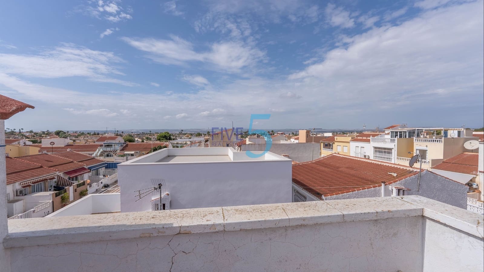 3 makuuhuone Omakotitalo myytävänä paikassa Torrevieja - 195 000 € (Ref: 10026524)
