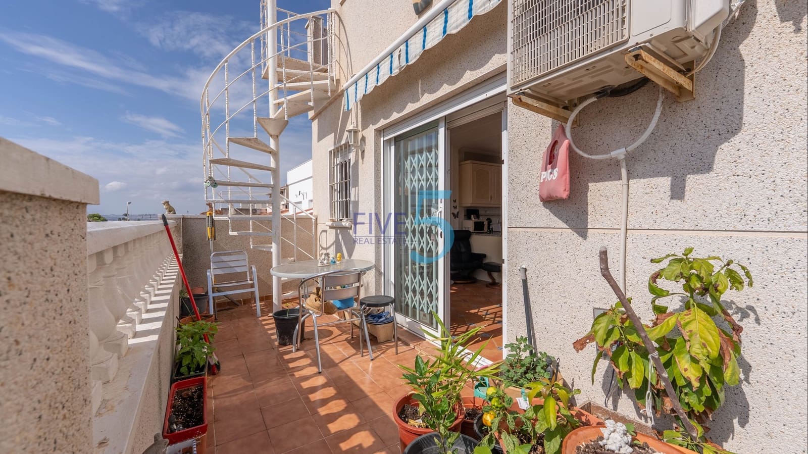 3 makuuhuone Omakotitalo myytävänä paikassa Torrevieja - 195 000 € (Ref: 10026524)