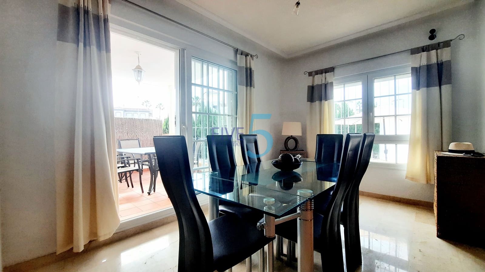 3 slaapkamer Villa te koop in Villamartin met zwembad garage - € 495.000 (Ref: 10027553)
