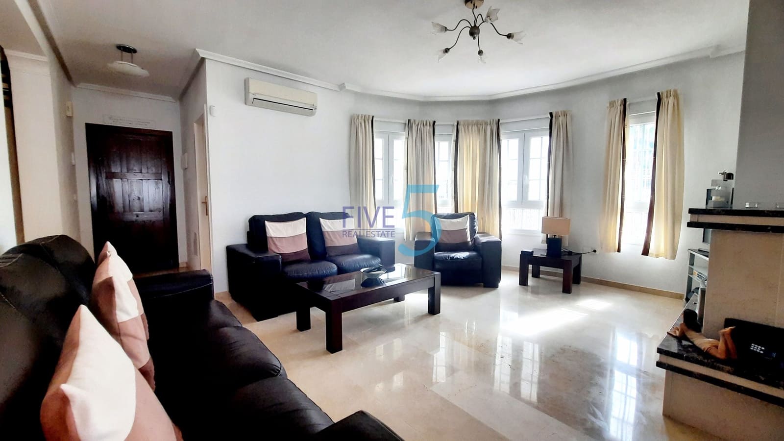3 slaapkamer Villa te koop in Villamartin met zwembad garage - € 495.000 (Ref: 10027553)