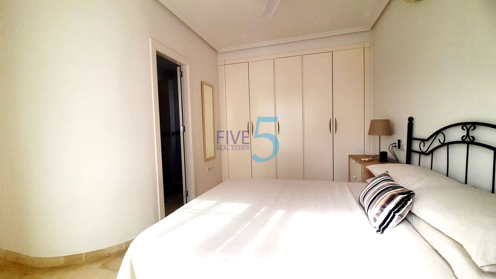 3 slaapkamer Villa te koop in Villamartin met zwembad garage - € 495.000 (Ref: 10027553)