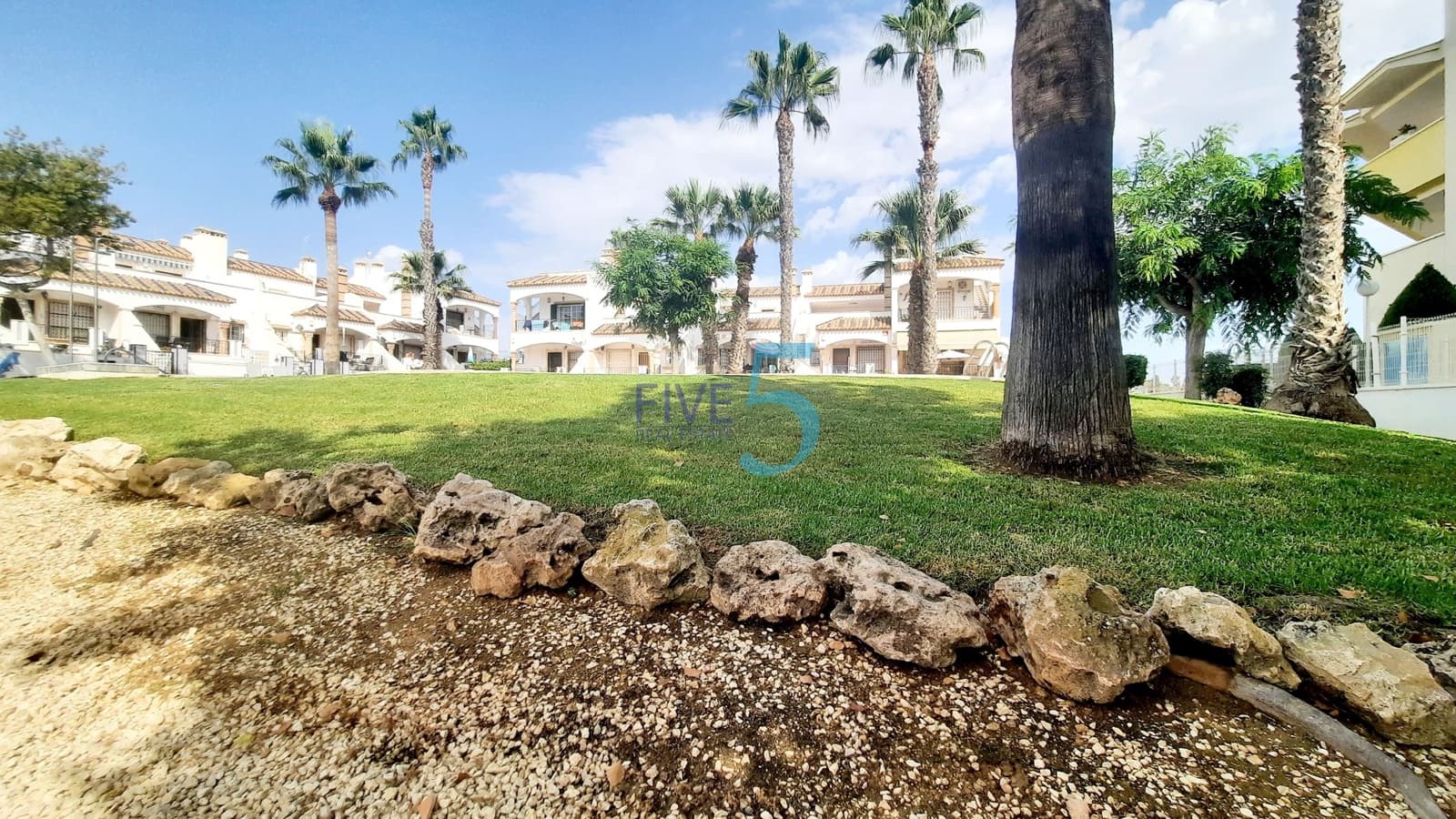 3 slaapkamer Villa te koop in Villamartin met zwembad garage - € 495.000 (Ref: 10027553)