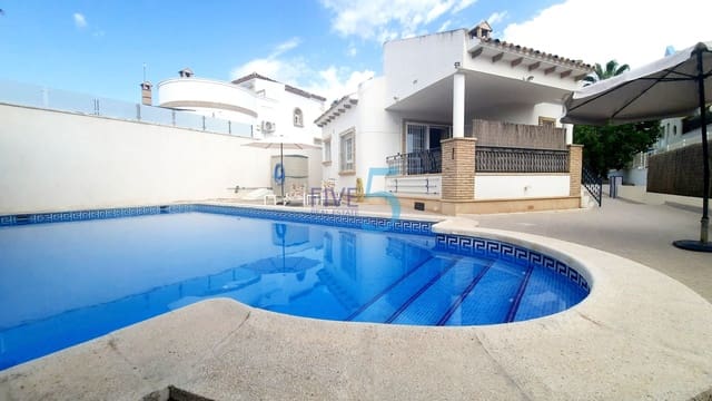 3 slaapkamer Villa te koop in Villamartin, Orihuela met zwembad garage - € 495.000 (Ref: 10027553)