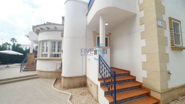 3 slaapkamer Villa te koop in Villamartin, Orihuela met zwembad garage - € 495.000 (Ref: 10027553)