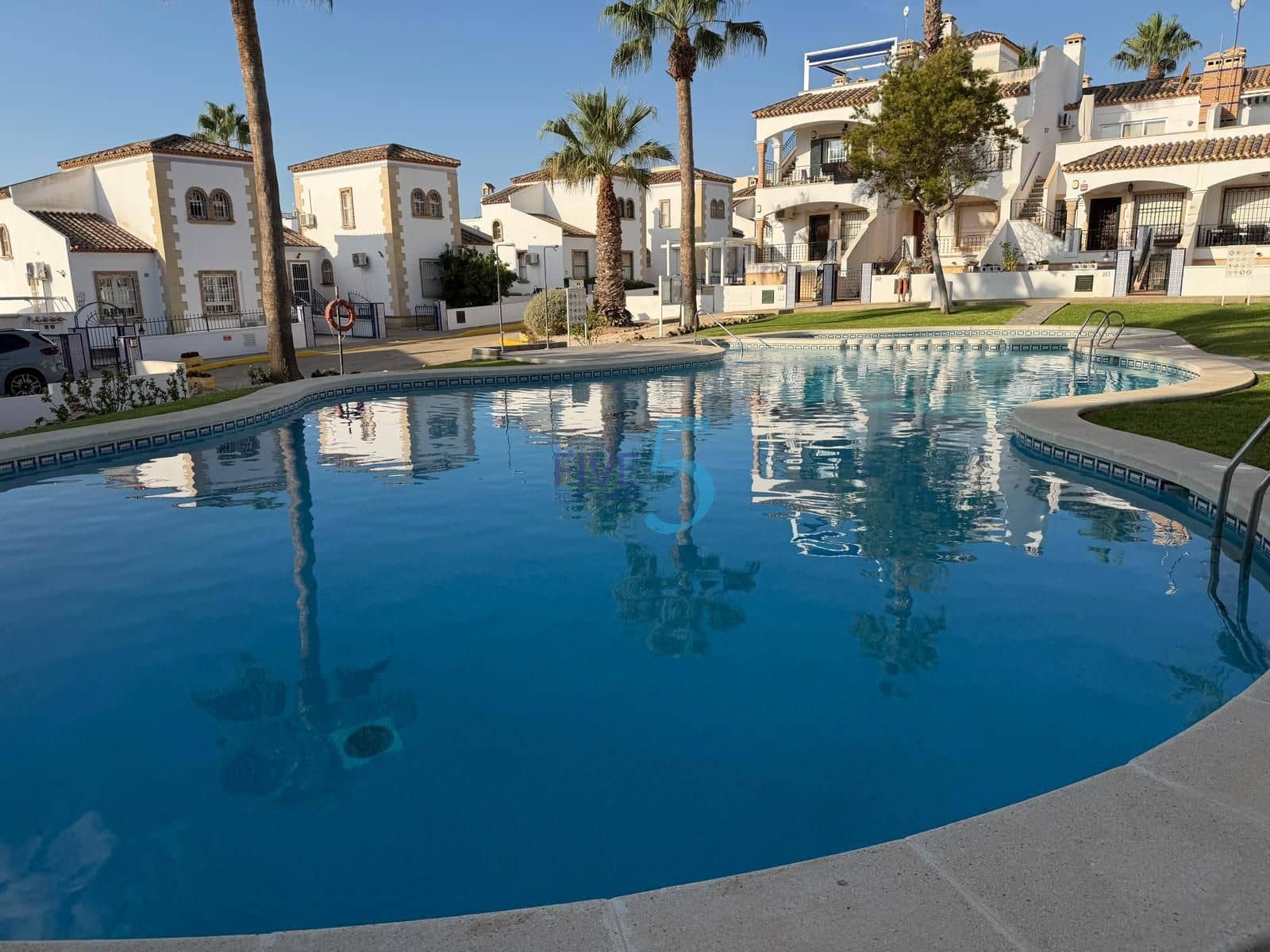3 slaapkamer Villa te koop in Villamartin met zwembad garage - € 495.000 (Ref: 10027553)