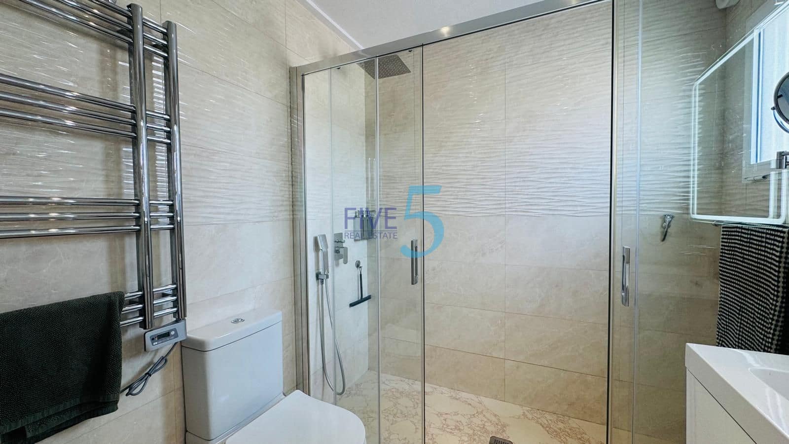 2 slaapkamer Huis te koop in Torrevieja met zwembad garage - € 599.000 (Ref: 10029787)