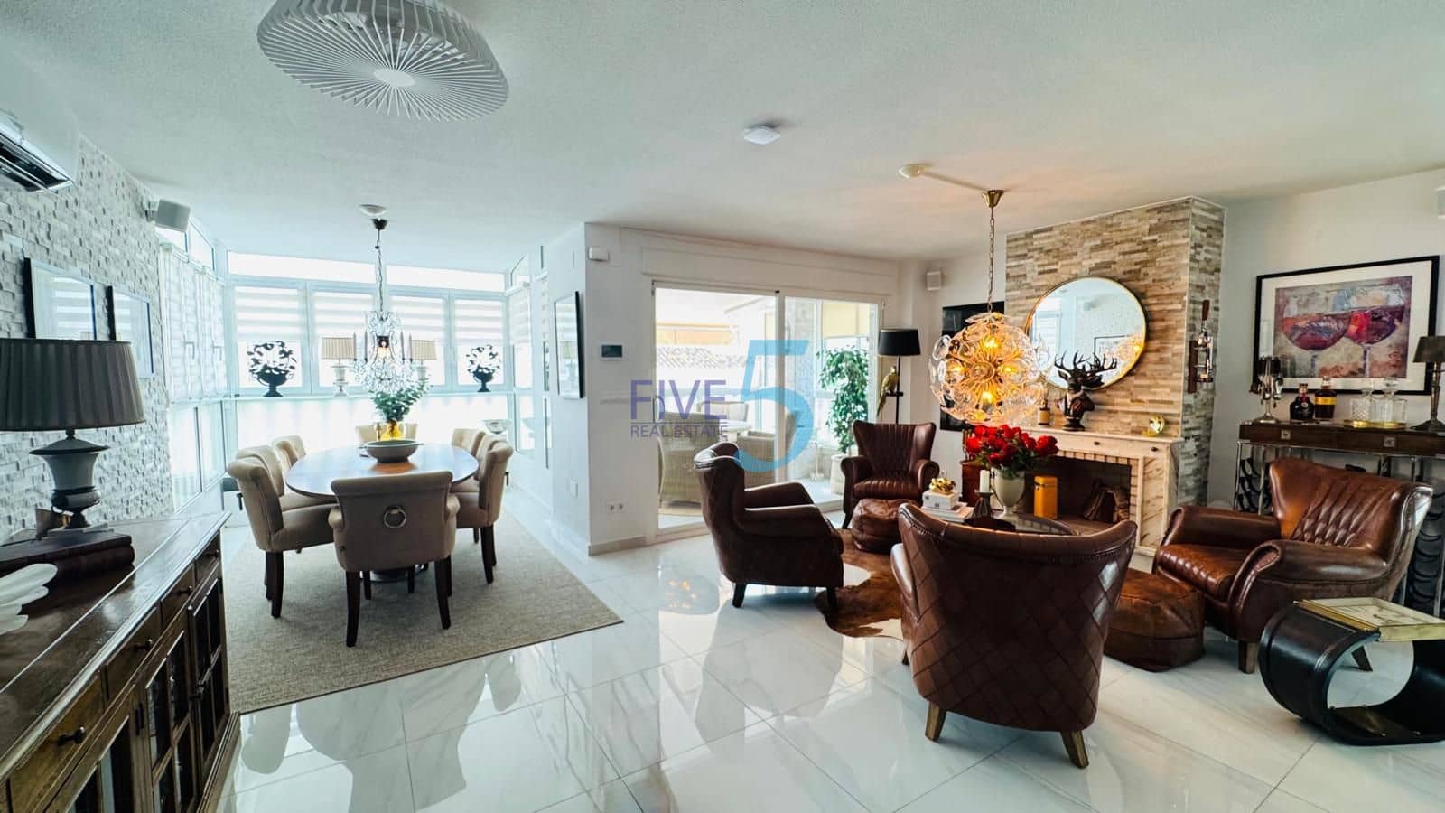 2 slaapkamer Huis te koop in Torrevieja met zwembad garage - € 599.000 (Ref: 10029787)