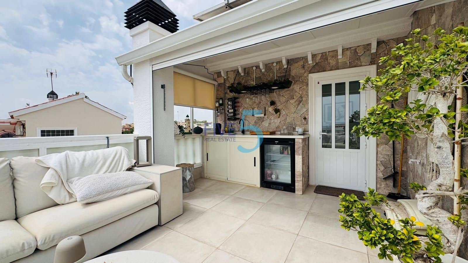 2 slaapkamer Huis te koop in Torrevieja met zwembad garage - € 599.000 (Ref: 10029787)