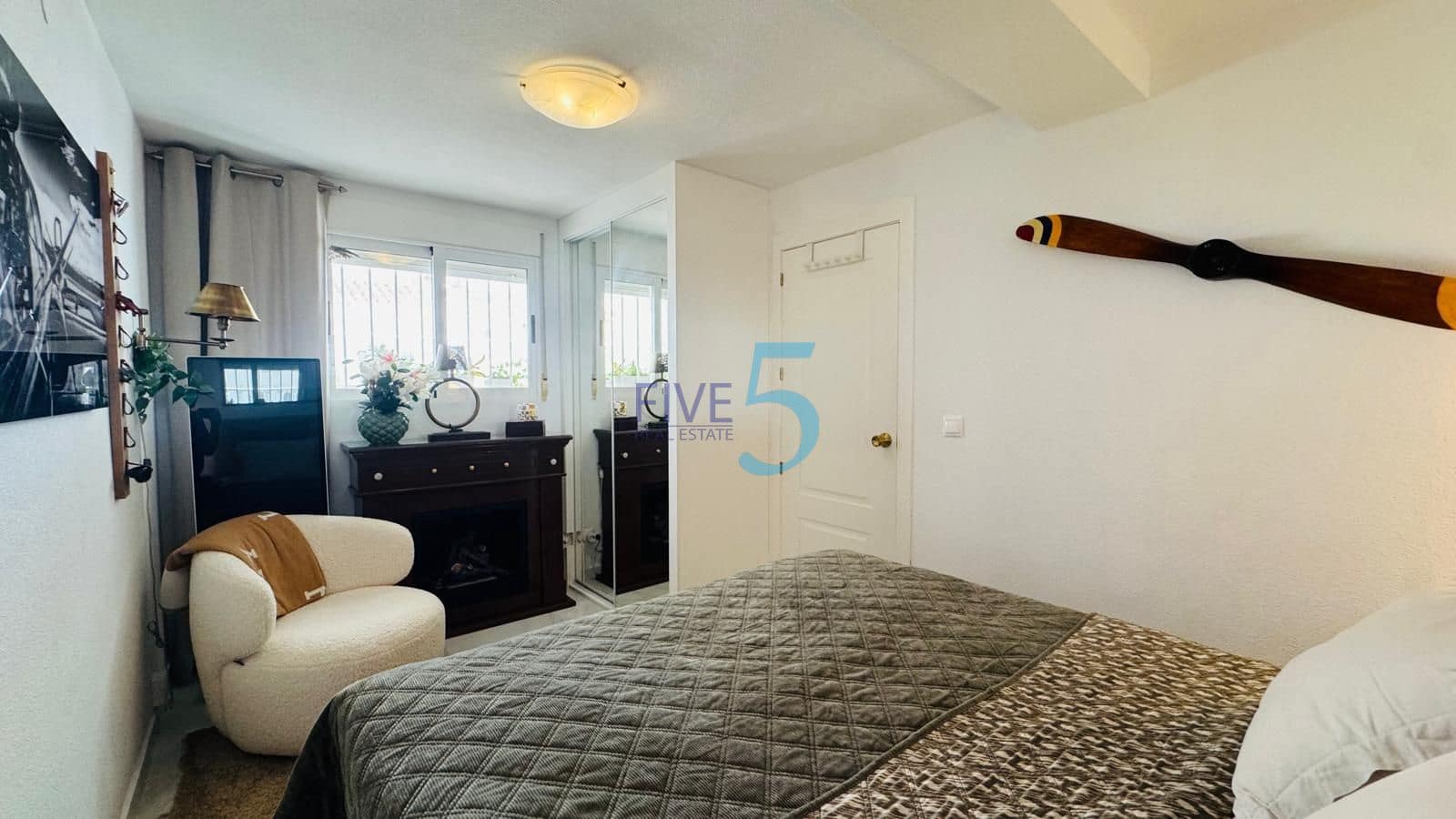 2 slaapkamer Huis te koop in Torrevieja met zwembad garage - € 599.000 (Ref: 10029787)