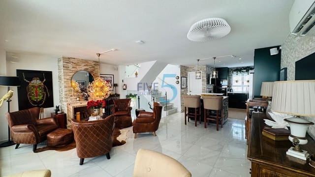 2 slaapkamer Huis te koop in Torrevieja met zwembad garage - € 599.000 (Ref: 10029787)