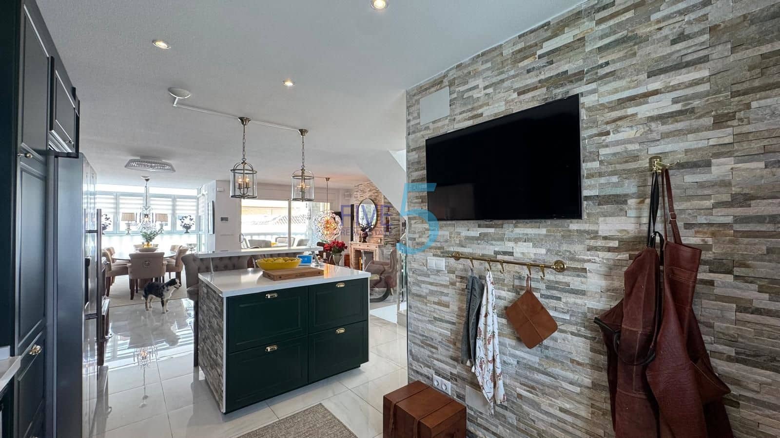 2 slaapkamer Huis te koop in Torrevieja met zwembad garage - € 599.000 (Ref: 10029787)