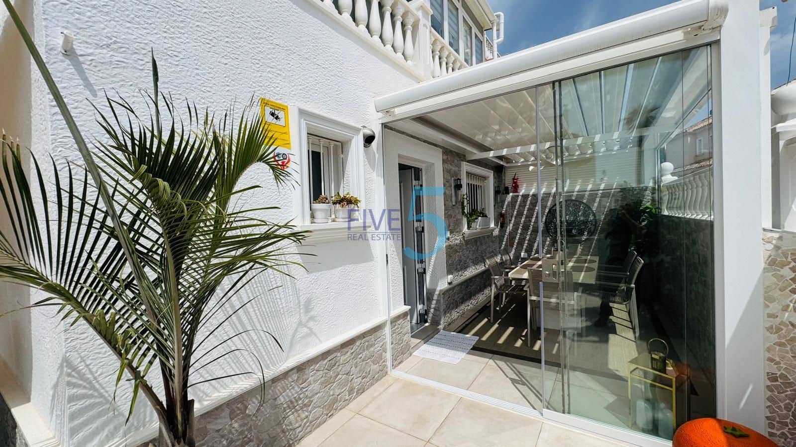 2 slaapkamer Huis te koop in Torrevieja met zwembad garage - € 599.000 (Ref: 10029787)