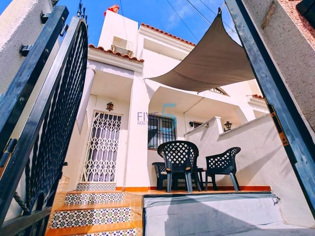 2 bedroom Townhouse for sale in Torrevieja - € 109,000 (Ref: 10031203)