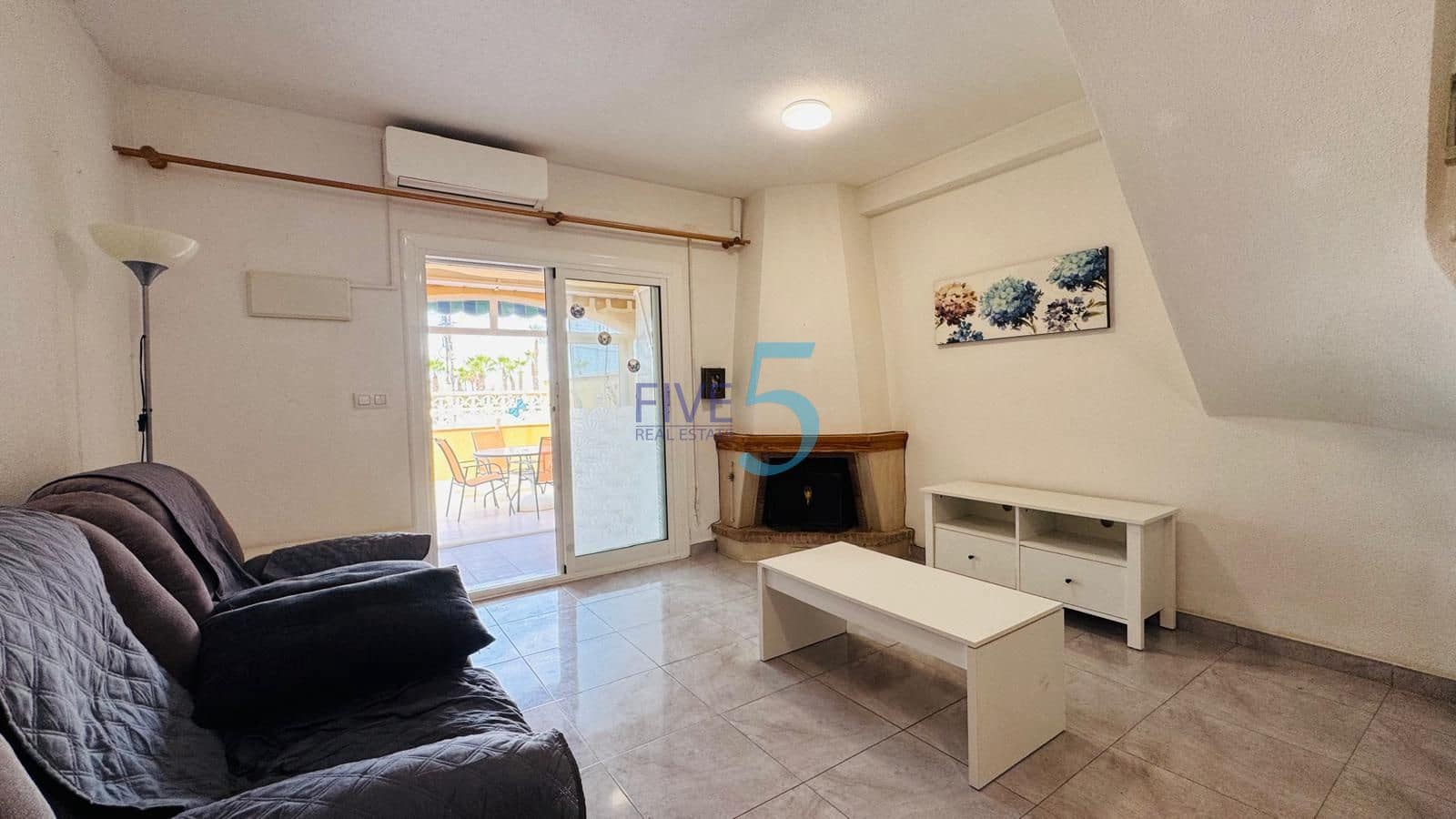 2 quarto Casa em Banda para venda em Torrevieja com piscina - 155 000 € (Ref: 10031353)