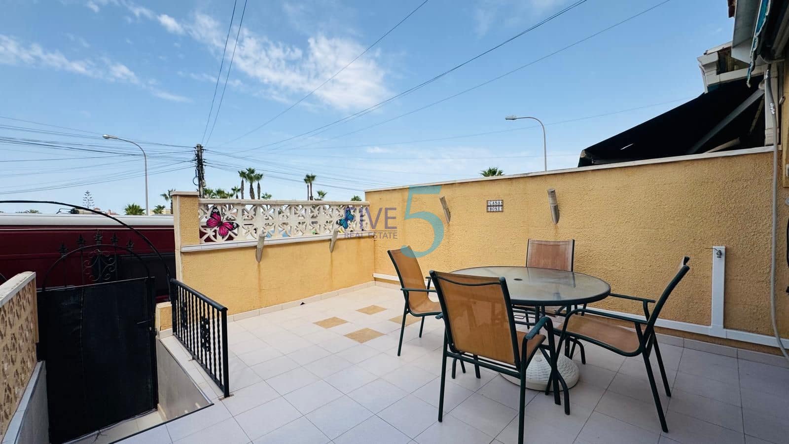 2 quarto Casa em Banda para venda em Torrevieja com piscina - 155 000 € (Ref: 10031353)