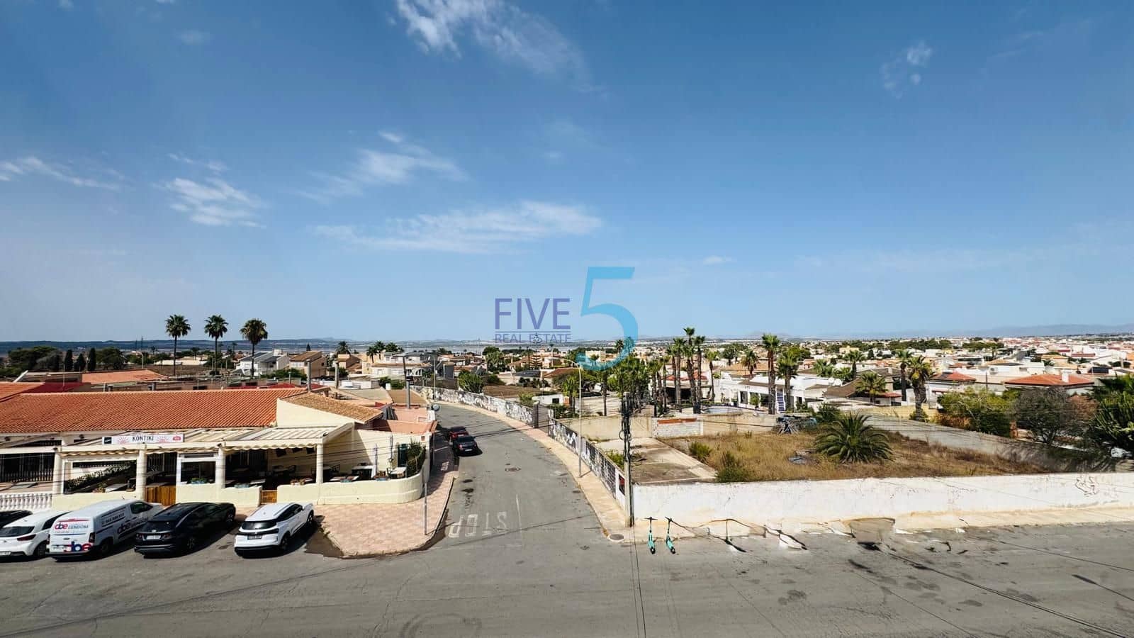 2 quarto Casa em Banda para venda em Torrevieja com piscina - 155 000 € (Ref: 10031353)