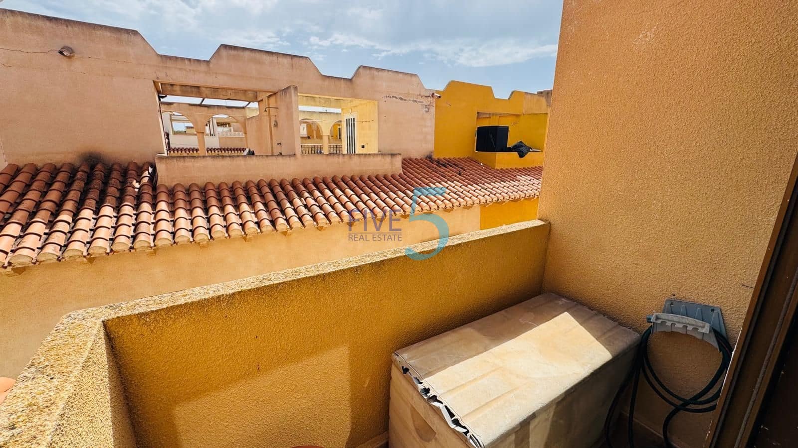 2 quarto Casa em Banda para venda em Torrevieja com piscina - 155 000 € (Ref: 10031353)