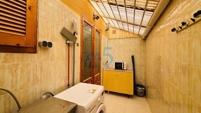 2 quarto Casa em Banda para venda em Torrevieja com piscina - 155 000 € (Ref: 10031353)