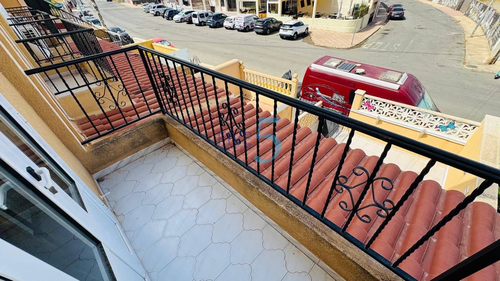 2 quarto Casa em Banda para venda em Torrevieja com piscina - 155 000 € (Ref: 10031353)