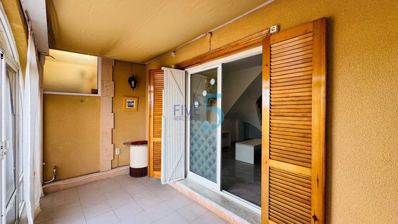 2 quarto Casa em Banda para venda em Torrevieja com piscina - 155 000 € (Ref: 10031353)