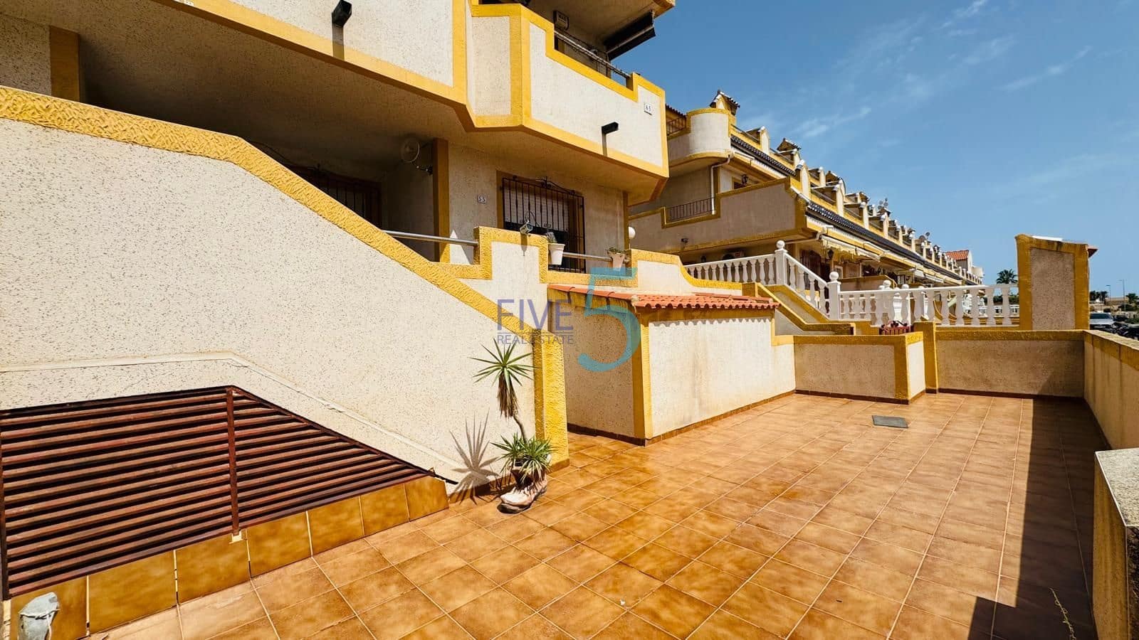 2 Zimmer Apartment zu verkaufen in Playa Flamenca mit Pool - 140.000 € (Ref: 10031354)