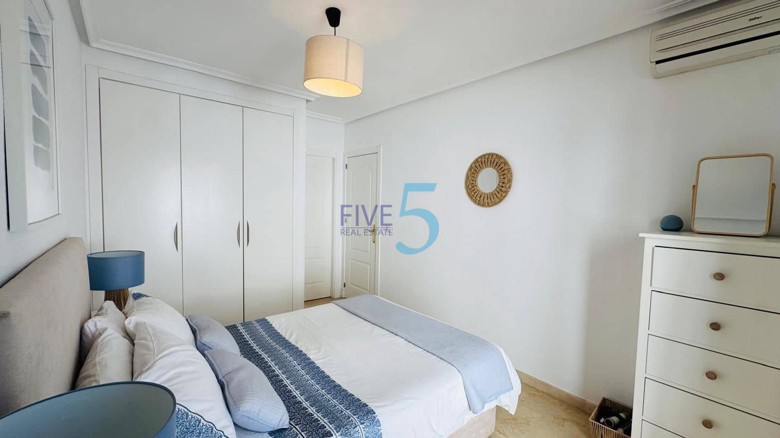 2 quarto Casa em Banda para venda em Villamartin com piscina garagem - 230 000 € (Ref: 10031355)