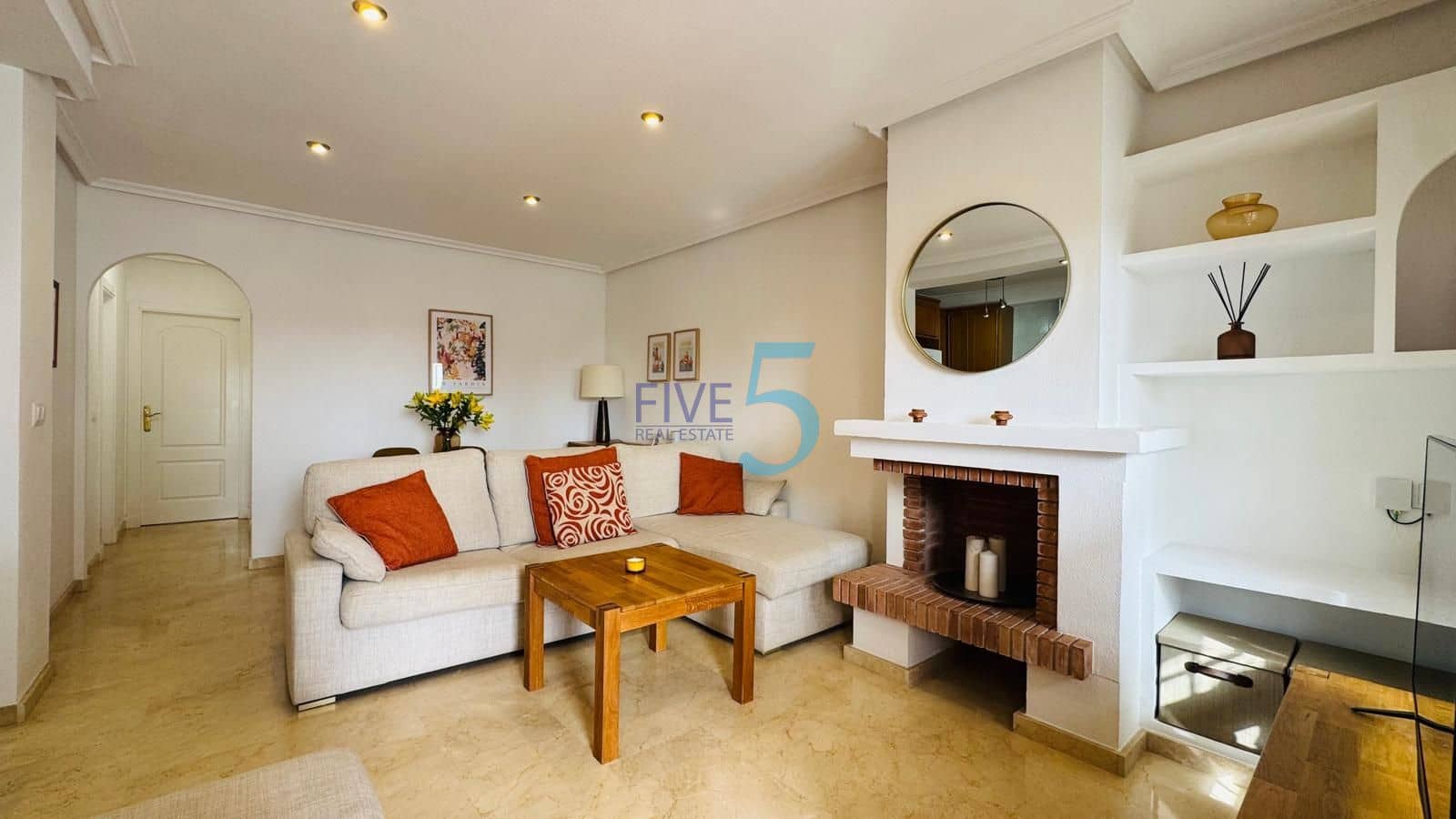 2 quarto Casa em Banda para venda em Villamartin com piscina garagem - 230 000 € (Ref: 10031355)